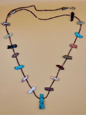 Vintage Southwestern Zuni Fetish Necklace – Authentic Carved Gemstones & Heishe